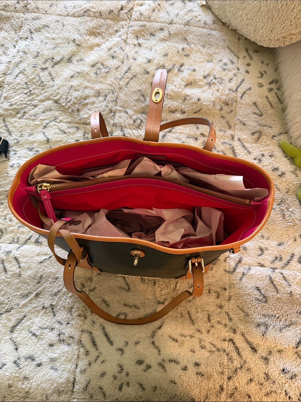 Dooney & Bourke Black and Brown Leather Belt-Accent Tote NEW WITHOUT TAGS - Picture 2 of 5
